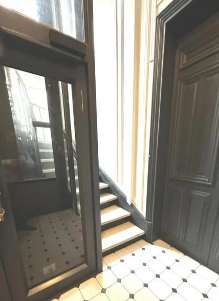 Office in Paris for lease - Lobby - Image 3 of 3