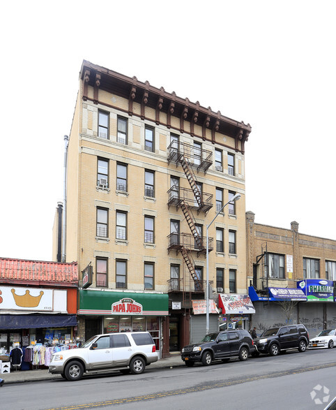 868 E Tremont Ave, Bronx, NY for lease - Primary Photo - Image 1 of 3