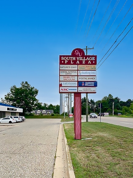 1106-1128 Robbins Rd, Grand Haven, MI for lease - Building Photo - Image 2 of 2