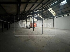 Flex in Marseille for lease Interior Photo- Image 1 of 6