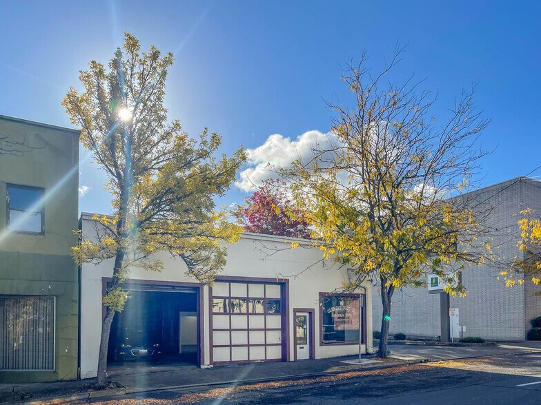 439 SE Main St, Roseburg, OR for sale - Building Photo - Image 1 of 1