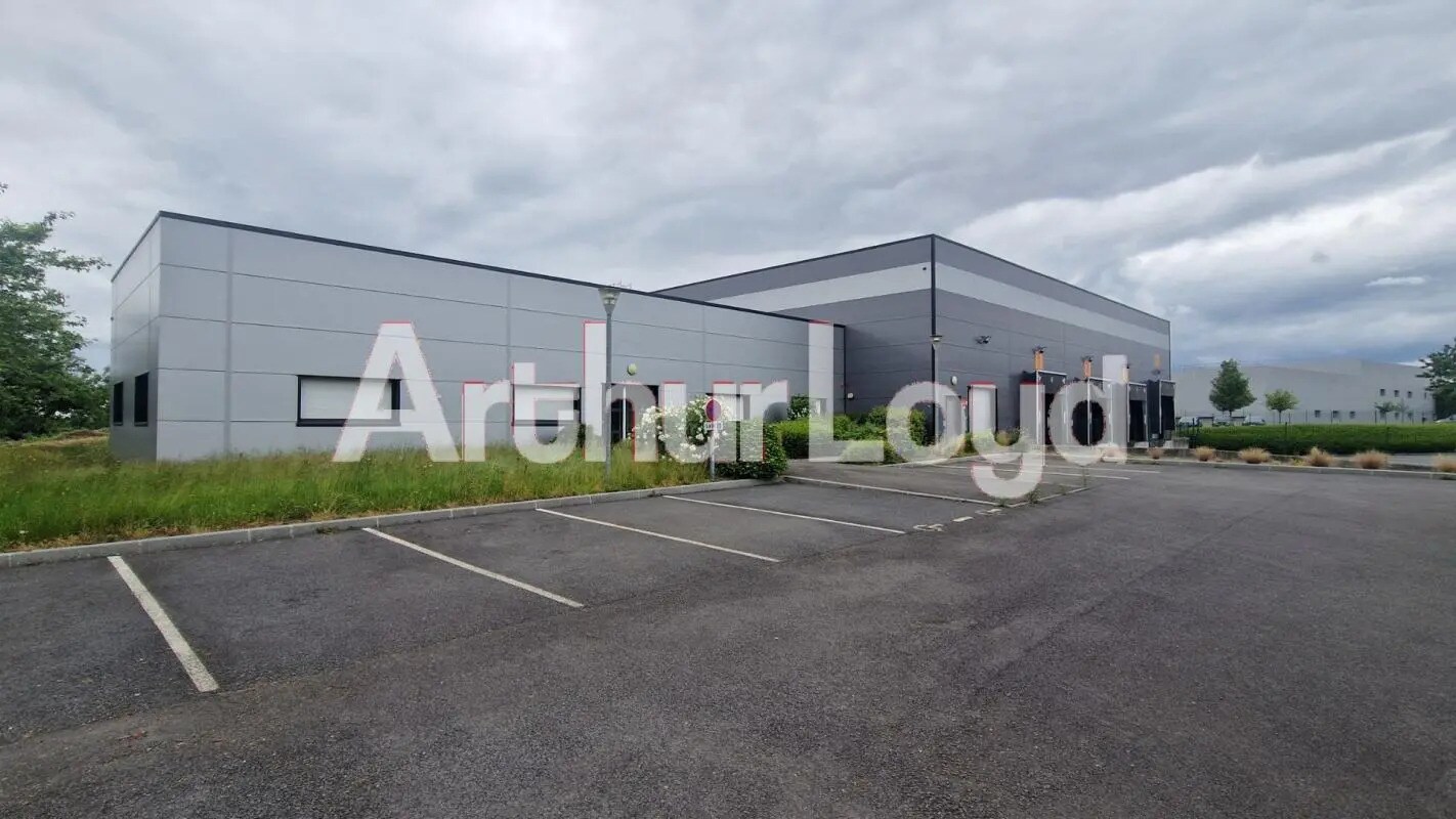 Flex in Vire Normandie for sale Building Photo- Image 1 of 3