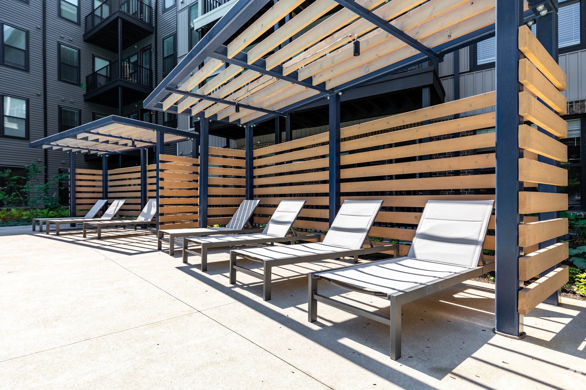 555 W 5th Ave, Columbus, OH for lease Building Photo- Image 1 of 16