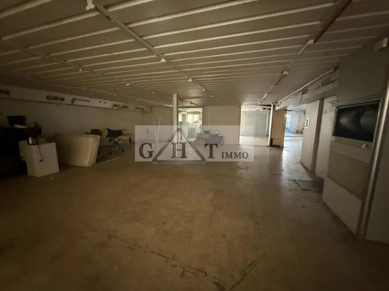 Industrial in Romainville for sale - Interior Photo - Image 2 of 10