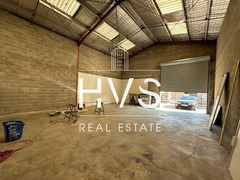 Flex in Aix-en-Provence for lease - Interior Photo - Image 3 of 16