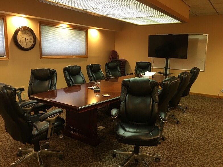 137 S Production Dr, Avon, IN for lease - Building Photo - Image 2 of 8