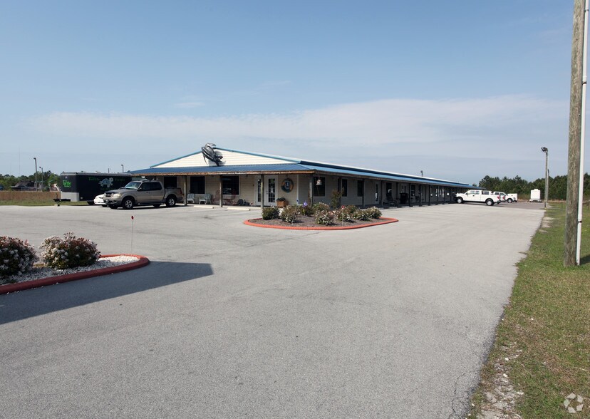 1072 Nc-210 Hwy, Sneads Ferry, NC for sale - Primary Photo - Image 1 of 1