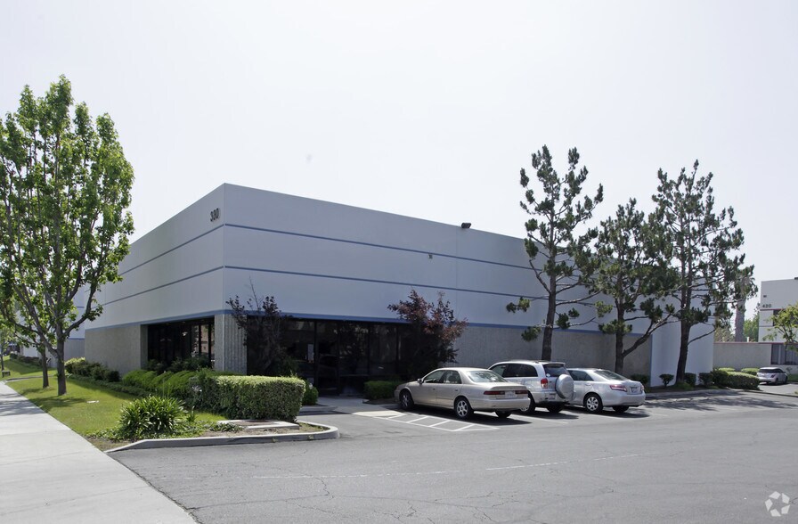 330 W Crowther Ave, Placentia, CA 92870