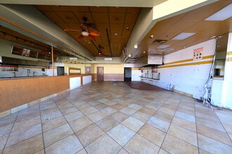 191-219 Mineola Ave, Roslyn Heights, NY for lease Interior Photo- Image 2 of 10