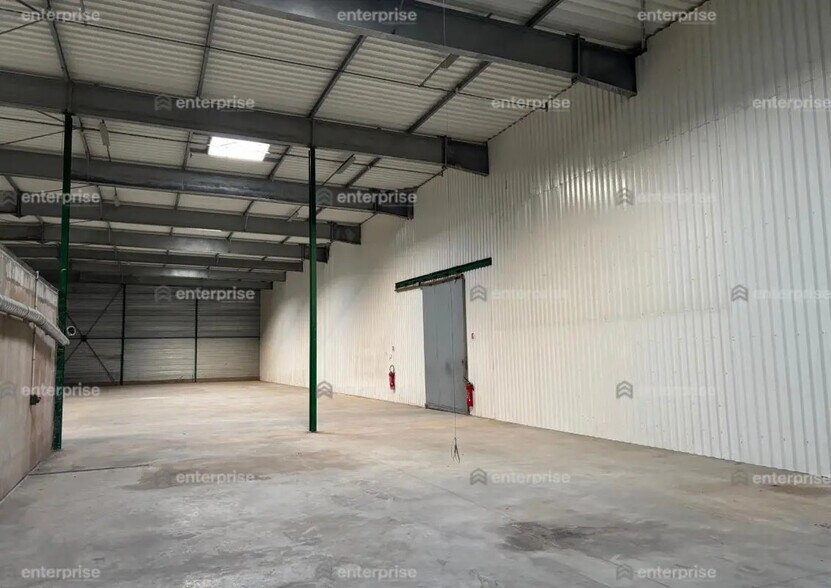 Flex in Abbeville for lease - Interior Photo - Image 3 of 6