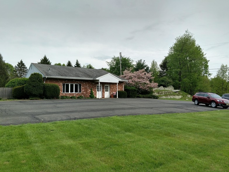 11 Plains Rd, Augusta, NJ for lease - Primary Photo - Image 1 of 13