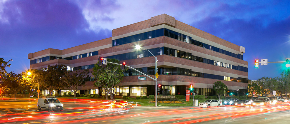 801 Civic Center Dr W, Santa Ana, CA for lease - Primary Photo - Image 1 of 6