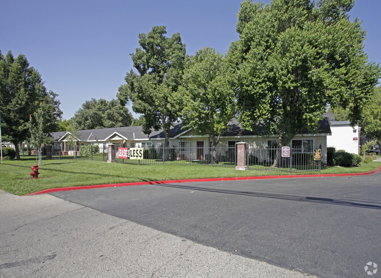 10685 Coloma Rd, Rancho Cordova, CA 95670