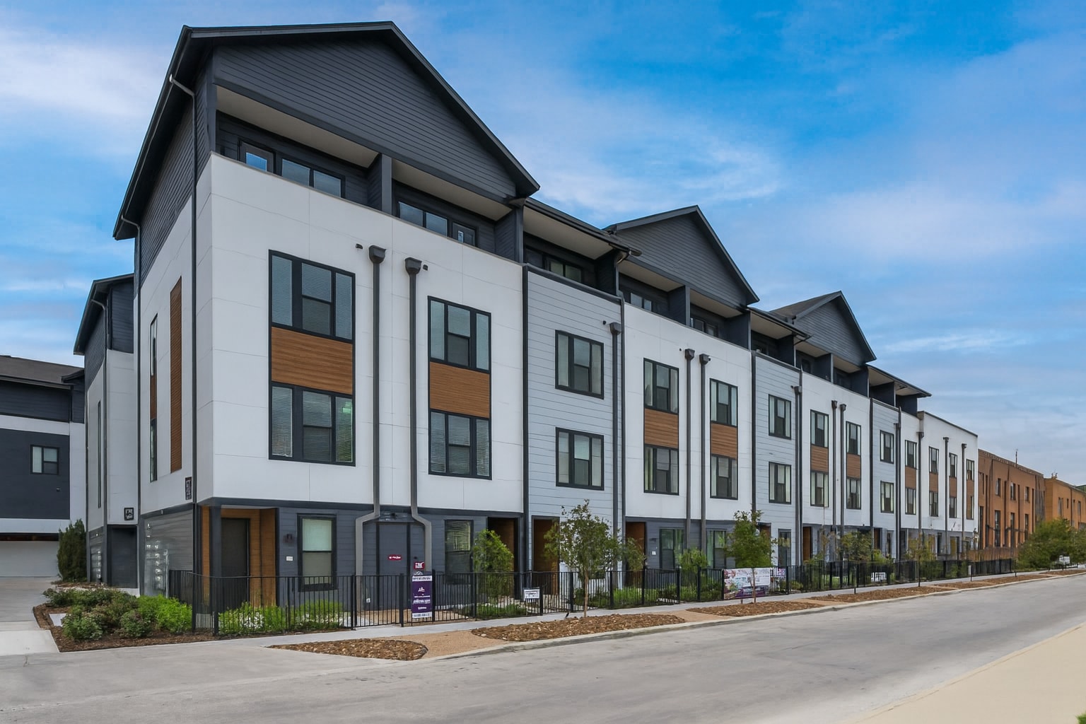 719 E Locust St, San Antonio, TX for sale Building Photo- Image 1 of 18