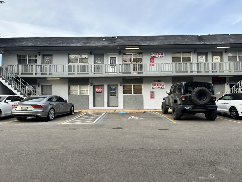 5981 Funston St, Hollywood, FL for lease - Building Photo - Image 2 of 12