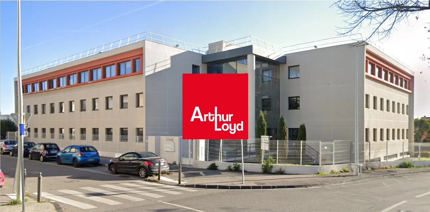 Rue Pascal Xavier Coste, Marseille for lease Building Photo- Image 1 of 7