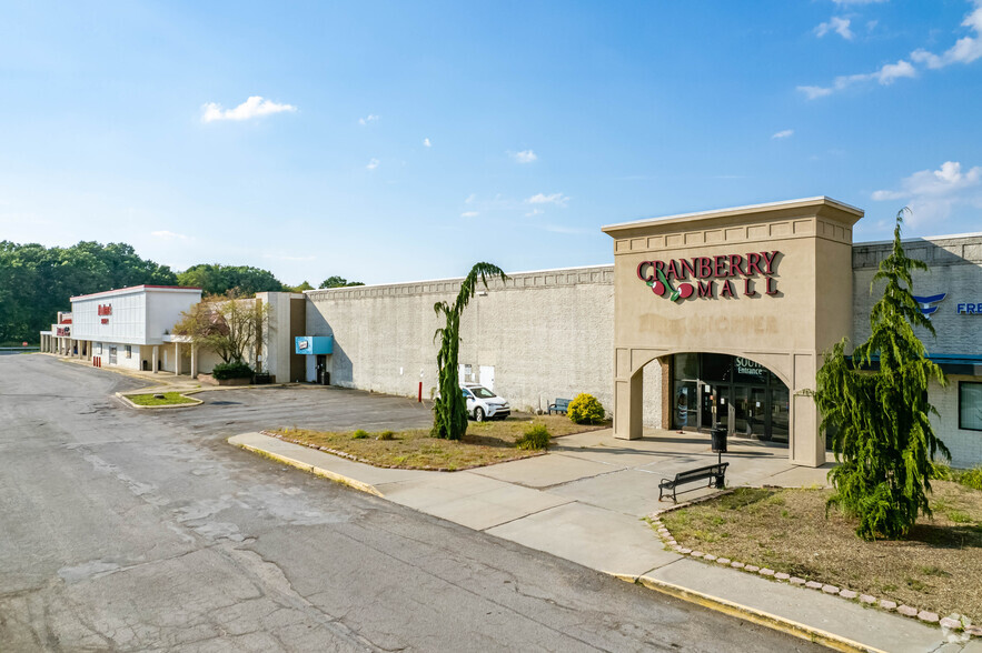 6945 US Rte 322, Cranberry, PA for sale - Primary Photo - Image 1 of 1