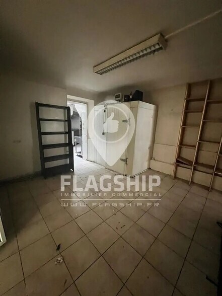 Retail in L'HAY-LES-ROSES for lease - Interior Photo - Image 3 of 9