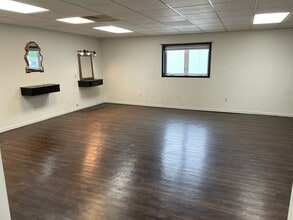 6904 Gratiot Rd, Saginaw, MI for lease Interior Photo- Image 2 of 6