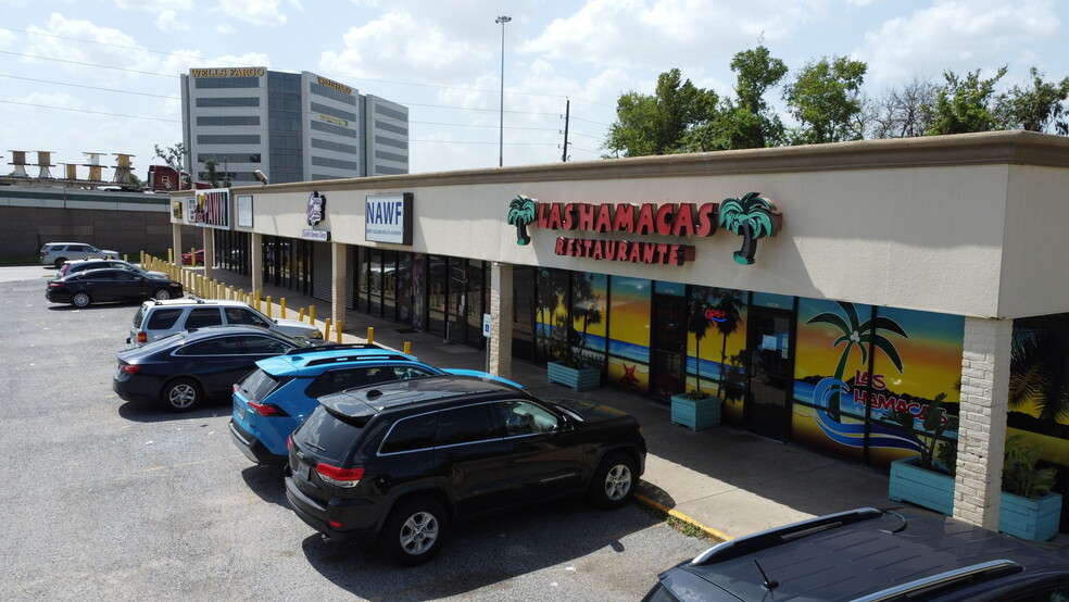 12700-12722 N I-45, Houston, TX for lease - Building Photo - Image 3 of 7