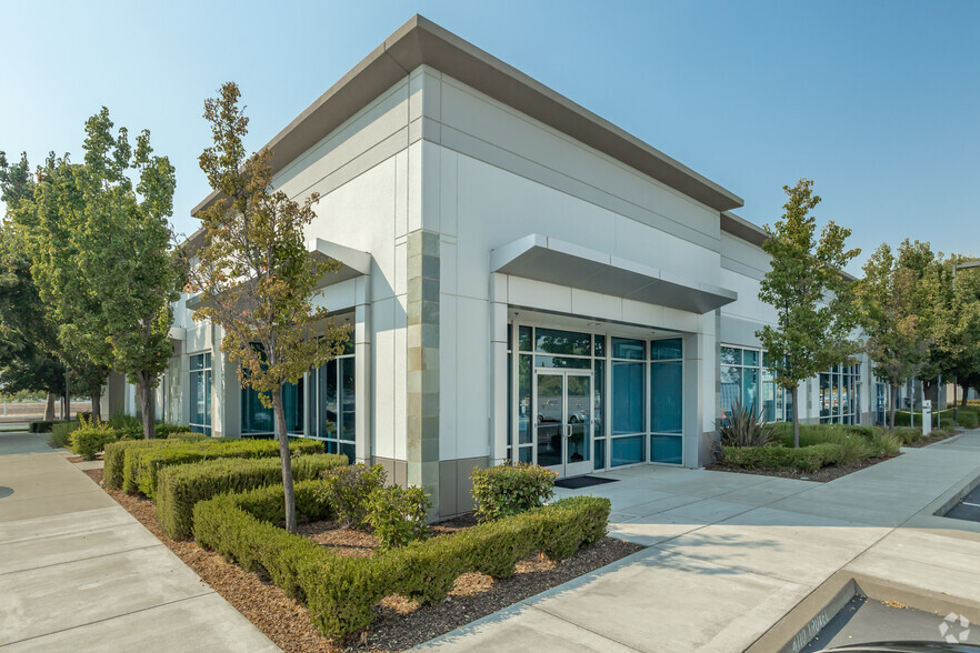 4010 Truxel Rd, Sacramento, CA for lease - Primary Photo - Image 1 of 10