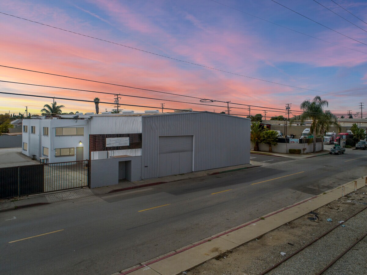 3810 Fruitland Ave, Maywood, CA 90270