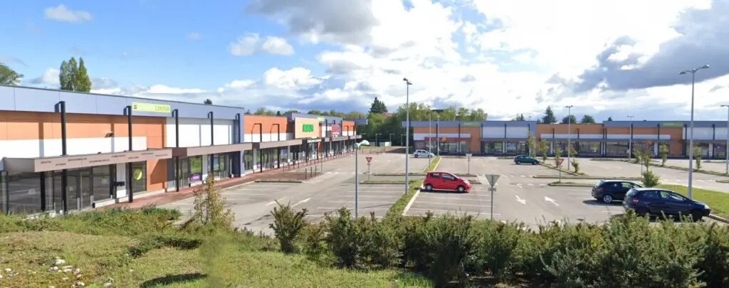 Retail in Choisey for lease Building Photo- Image 1 of 5