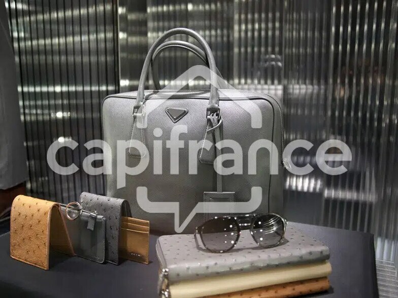 Retail in Vinzelles for sale - Building Photo - Image 1 of 4