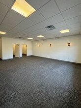 7602 W Mequon Rd, Mequon, WI for lease Building Photo- Image 2 of 7