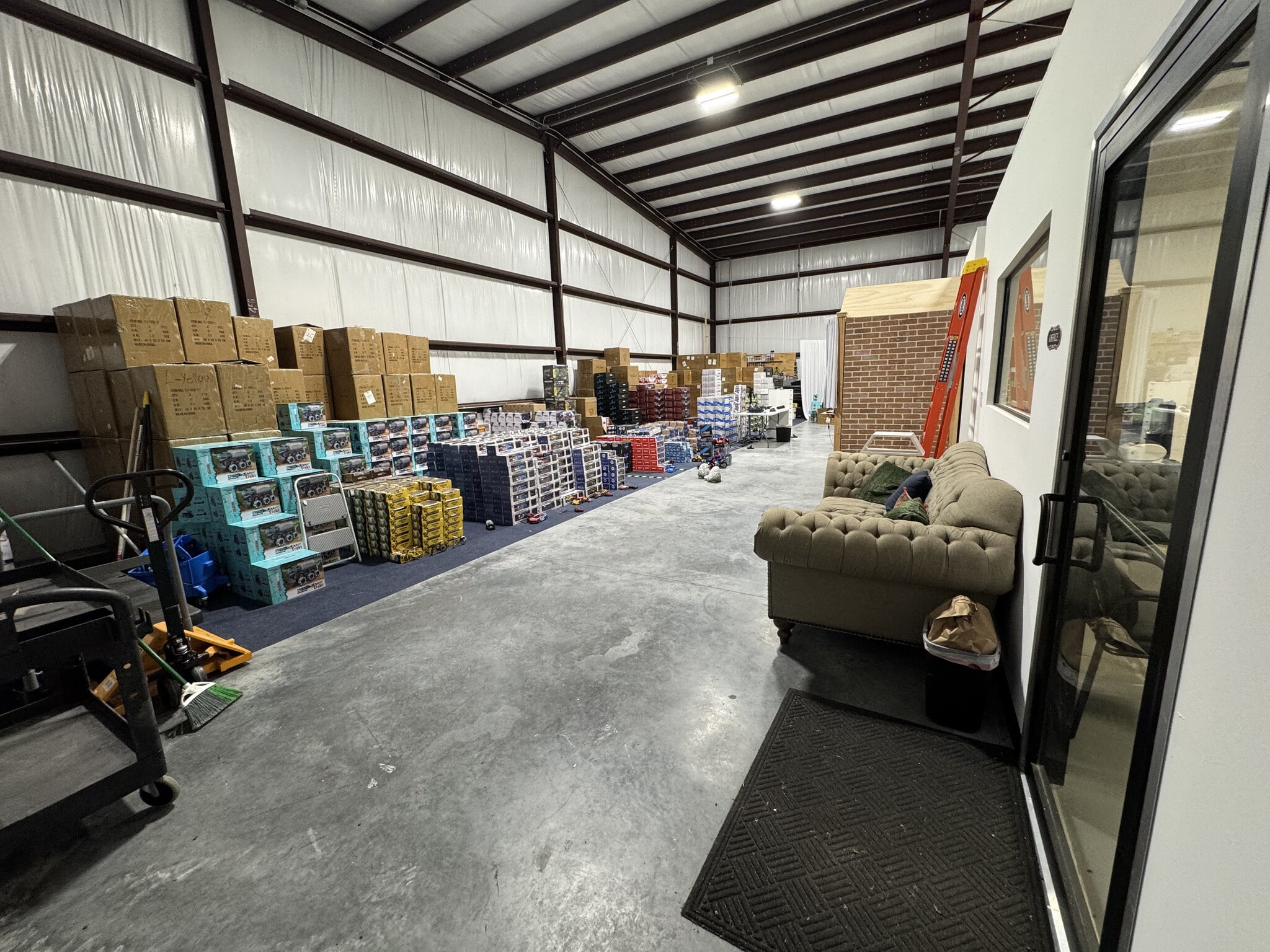 18500 Pearland Sites Rd, Pearland, TX for lease Interior Photo- Image 1 of 7