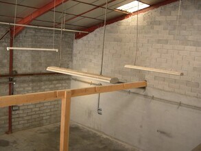 Flex in Saint-Genis-Laval for lease Interior Photo- Image 2 of 8