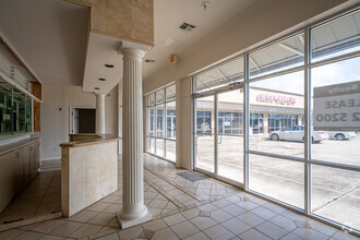 2321-2353 Bay Area Blvd, Clear Lake City, TX for lease Interior Photo- Image 2 of 6