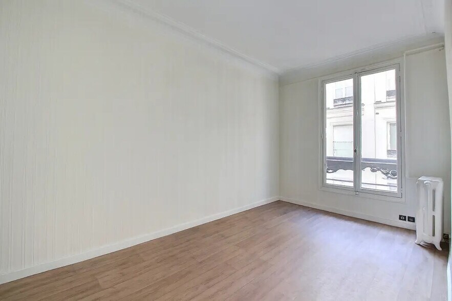 11 Rue De Provence, Paris for lease - Interior Photo - Image 2 of 7