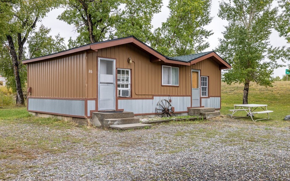 1702 State St, Meeteetse, WY 82433 - Oasis Motel & RV Park | LoopNet