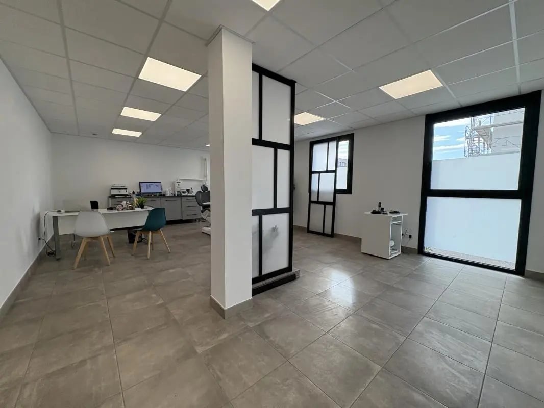 Office in Perpignan for lease Interior Photo- Image 1 of 10