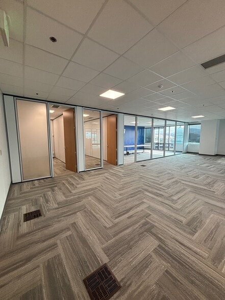 950 W Bannock St, Boise, ID for lease - Building Photo - Image 2 of 9