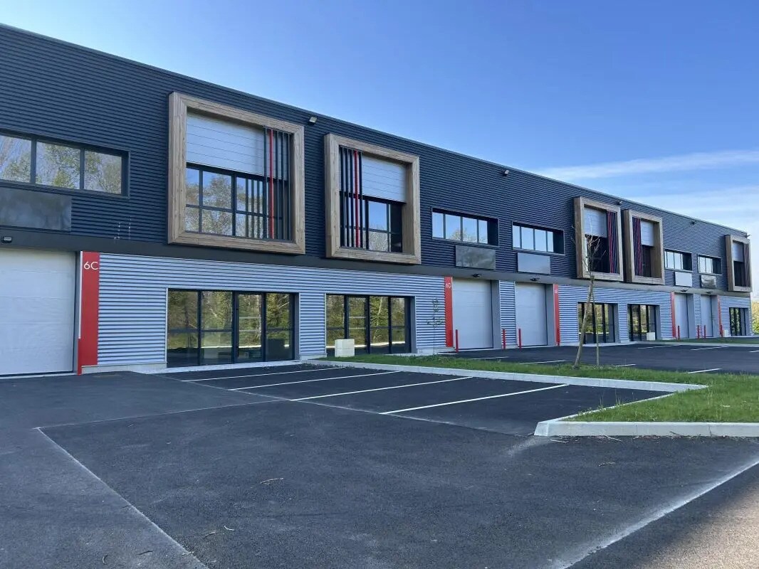 Le Bois De La Noue, Saint-Étienne-de-Montluc for lease Building Photo- Image 1 of 8