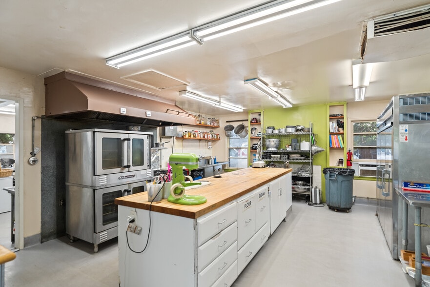 14496 Oak Pl, Saratoga, CA for sale - Building Photo - Image 2 of 26