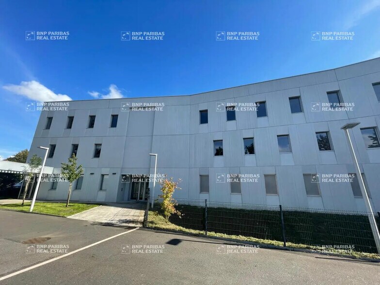 Office in Carquefou for sale - Building Photo - Image 2 of 19