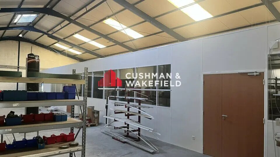 Flex in Colomiers for lease - Interior Photo - Image 2 of 6