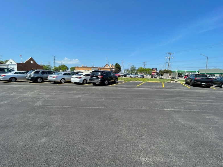 2855 Belvidere Rd, Waukegan, IL for lease - Building Photo - Image 2 of 3