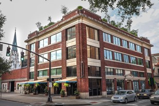 300 Drayton St, Savannah GA - Airbnb Property