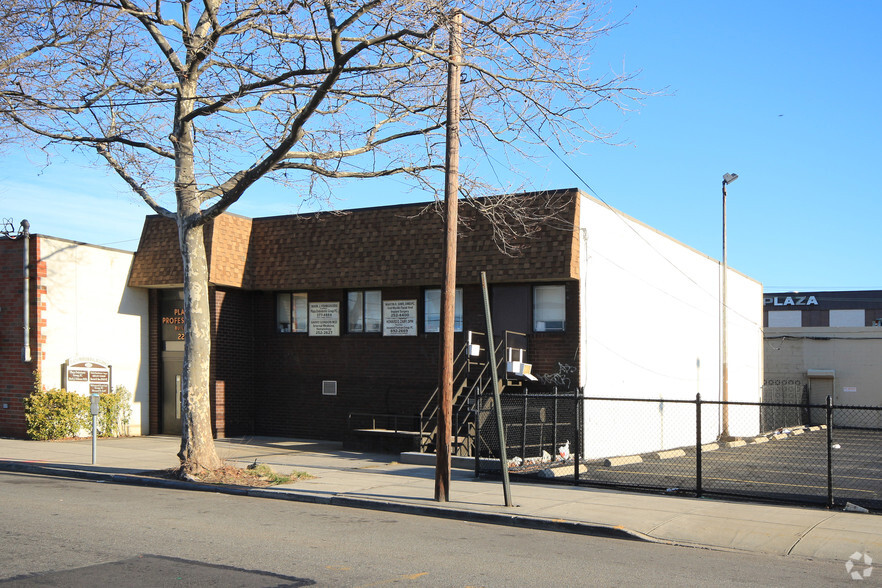 2215 Hendrickson St, Brooklyn, NY for sale - Primary Photo - Image 1 of 36