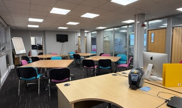 Greenhill Way, Kingsteignton for lease Interior Photo- Image 2 of 6