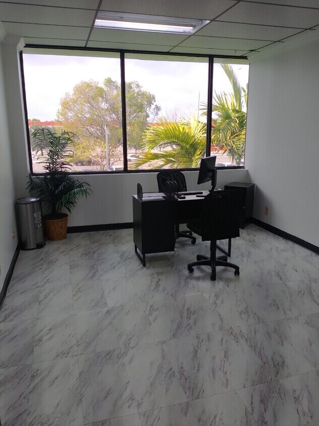 750 E Sample Rd, Pompano Beach, FL 33064 Extra Space Storage