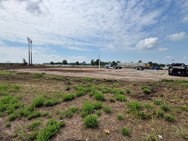Route 3 Box 262 Exit 262, Checotah, OK for sale - Building Photo - Image 3 of 4