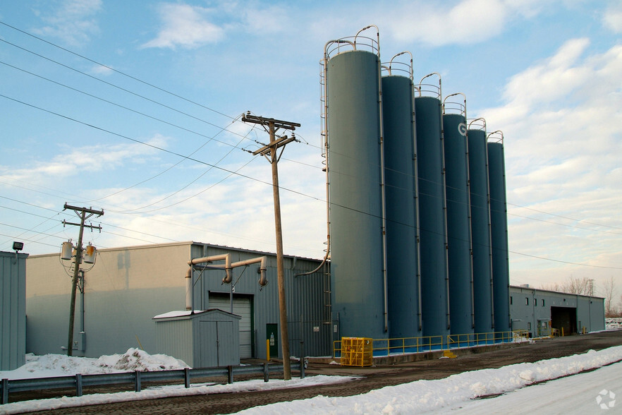 Industrial in Warren, MI for sale - Primary Photo - Image 1 of 1