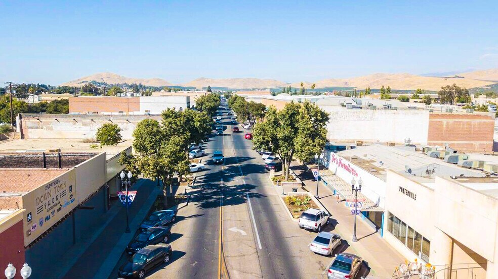 40 N Main St, Porterville, CA for lease - Building Photo - Image 2 of 8