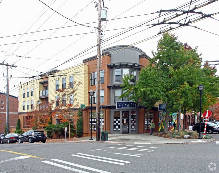 1501-1505 Queen Anne Ave N, Seattle, WA for lease - Primary Photo - Image 1 of 7