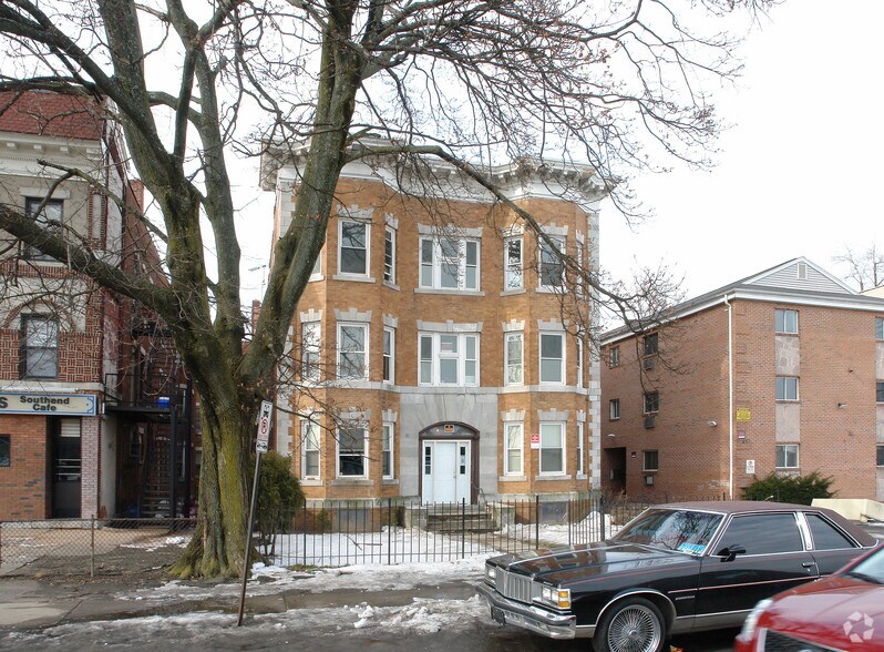 715717 Wethersfield Ave, Hartford, CT 06114 Multifamily For Sale